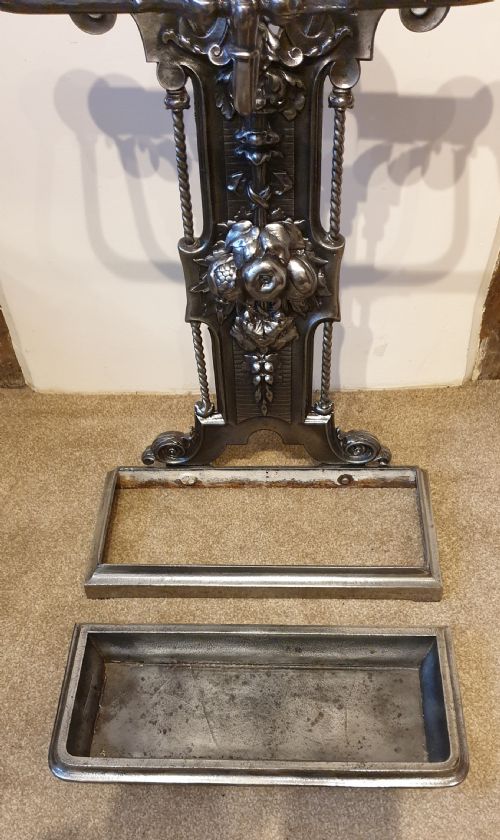 A FINE LATE 19TH CENTURY CAST IRON STICK STAND - ADDITIONAL PHOTO 7