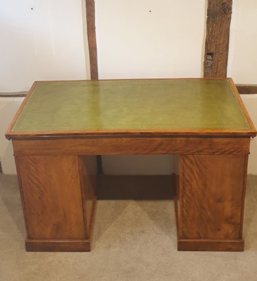 19TH CENTURY SATIN BIRCH PEDESTAL DESK - ADDITIONAL PHOTO 6
