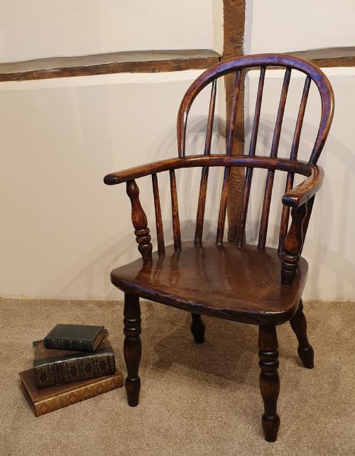 A 19TH CENTURY CHILD'S ELM BEECH COUNTRY ARMCHAIR - ADDITIONAL PHOTO 2