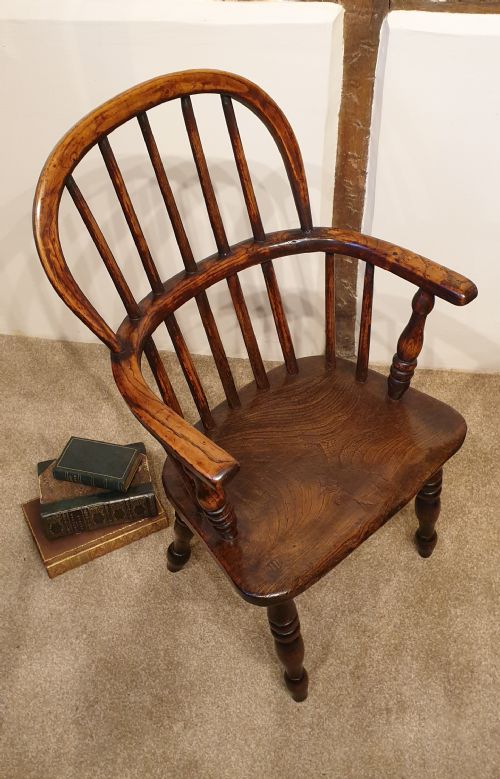 A 19TH CENTURY CHILD'S ELM BEECH COUNTRY ARMCHAIR - ADDITIONAL PHOTO 3