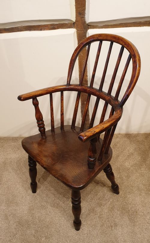 A 19TH CENTURY CHILD'S ELM BEECH COUNTRY ARMCHAIR - ADDITIONAL PHOTO 7