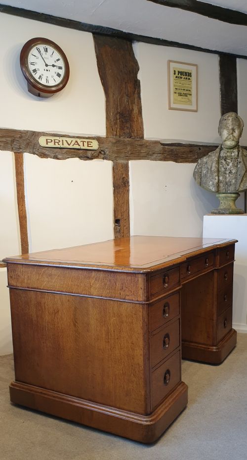 LATE 19TH CENTURY OAK PEDESTAL DESK WITH TURNED INSET HANDLES - ADDITIONAL PHOTO 6