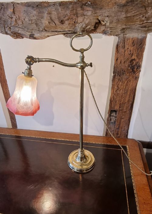 AN ANTIQUE BRASS RISE FALL STUDENTS DESK LAMP WITH DECORATED RUBY GLASS SHADE - ADDITIONAL PHOTO 5