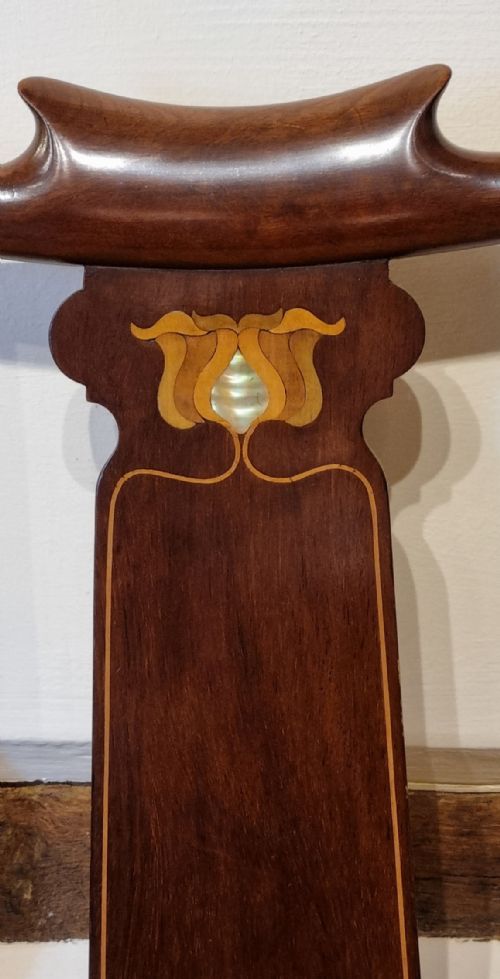 AN ART NOUVEAUX SETTEE CIRCA 1910 - ADDITIONAL PHOTO 4