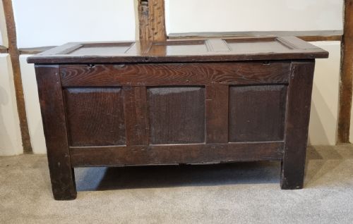 ENGLISH 17TH CENTURY OAK COFFER - ADDITIONAL PHOTO 8