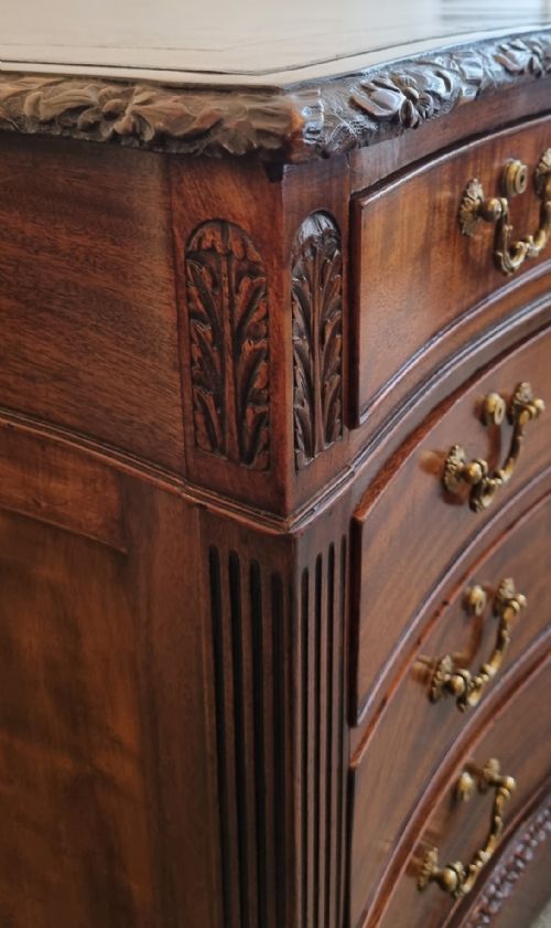 A FINE 19TH CENTURY SERPENTINE MAHOGANY PARTNER'S DESK IN THE MANNER OF THOMAS CHIPPENDALE CIRCA 1880 - ADDITIONAL PHOTO 7