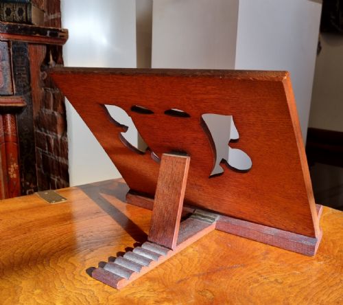 AN OXFORD UNIVERSITY CARVED OAK BOOK REST BY ROGERS - ADDITIONAL PHOTO 4