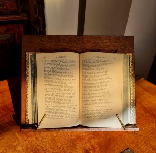 AN OXFORD UNIVERSITY CARVED OAK BOOK REST BY ROGERS - ADDITIONAL PHOTO 5