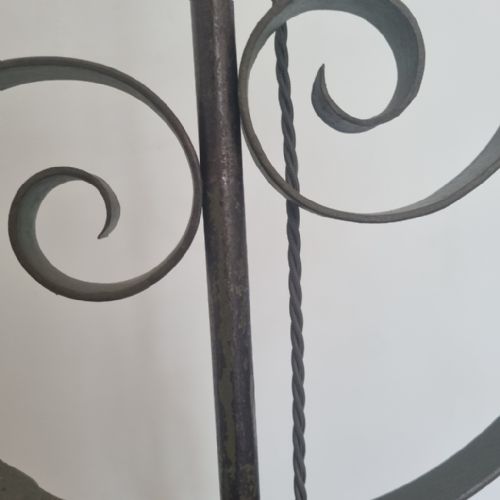 AN ADJUSTABLE WROUGHT IRON STANDARD LAMP WITH ORIGINAL PAINTED GILDED DECORATION - ADDITIONAL PHOTO 6