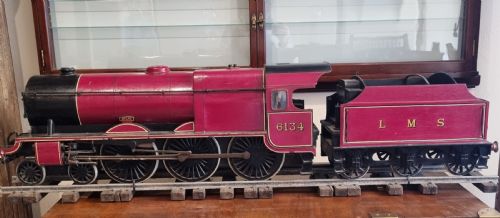 'A FINE AND IMPRESSIVE 1930'S WOODEN SCRATCHBUILT STEAM LOCOMOTIVE - ADDITIONAL PHOTO 1