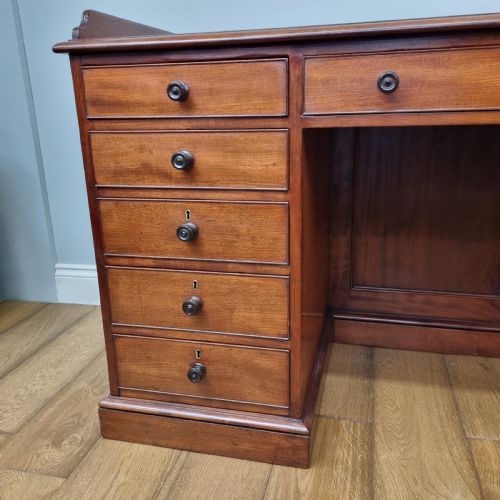 EARLY 19TH CENTURY MAHOGANY TRAYTOPPED DESK - ADDITIONAL PHOTO 2