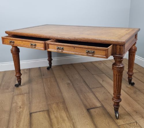 A FINE GOLDEN OAK WRITING TABLE BY JOHNSTONE JEANES CO - ADDITIONAL PHOTO 3