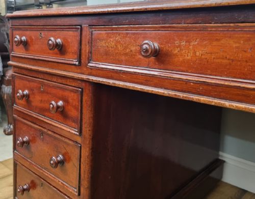 19TH CENTURY 5' X 3' MAHOGANY PEDESTAL DESK UNRESTORED - ADDITIONAL PHOTO 3