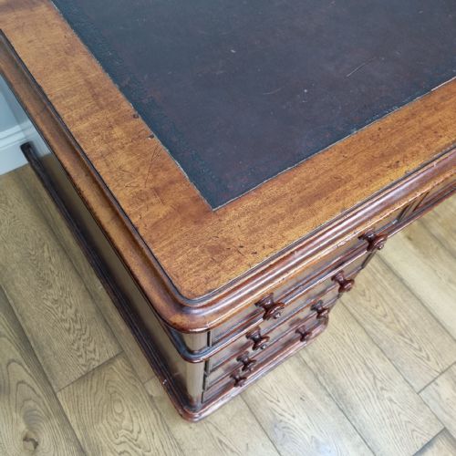 19TH CENTURY 5' X 3' MAHOGANY PEDESTAL DESK UNRESTORED - ADDITIONAL PHOTO 5