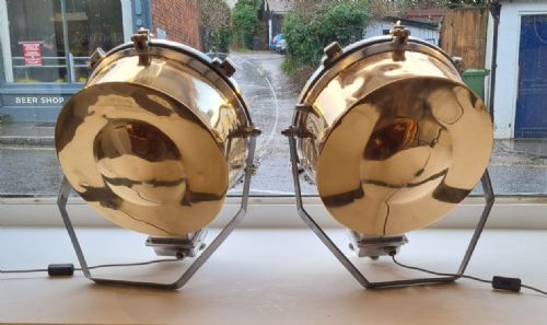 A LARGE PAIR OF INDUSTRIAL STEEL COPPER AND GUNMETAL FLOODLIGHTS CIRCA 1930 - ADDITIONAL PHOTO 8