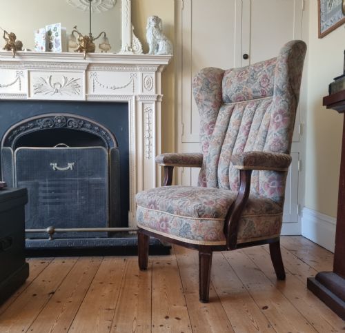 an armchair from a 1920s pullman railway carriage original unrestored condition - CATEGORY: ANTIQUE CHAIRS - DATED 1920