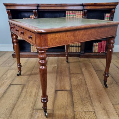 A FINE ANTIQUE MAHOGANY WRITING TABLE WITH FOUR DRAWERS CIRCA 1840 - ADDITIONAL PHOTO 2