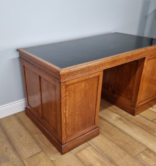 AN AIR MINISTRY OAK PEDESTAL DESK - ADDITIONAL PHOTO 18