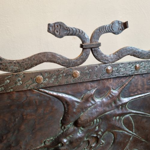 'THE DRAGON' AN IMPRESSIVE ARTS CRAFTS MOVEMENT FIRE SCREEN - ADDITIONAL PHOTO 5