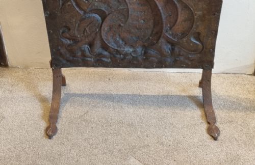 'THE DRAGON' AN IMPRESSIVE ARTS CRAFTS MOVEMENT FIRE SCREEN - ADDITIONAL PHOTO 6