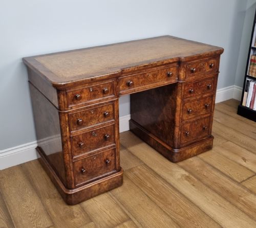 AN ANTIQUE BURR WALNUT PEDESTAL DESK ATTRIBUTED TO W J MANSELL OF LONDON CIRCA 1860 - ADDITIONAL PHOTO 8