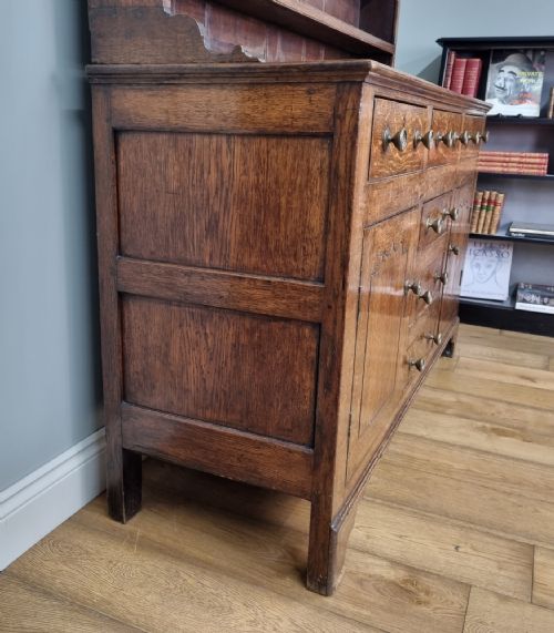 AN ANTIQUE GEORGIAN SIXDRAWER OAK WELSH DRESSER - ADDITIONAL PHOTO 7