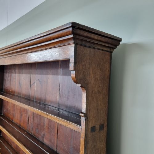 AN ANTIQUE GEORGIAN SIXDRAWER OAK WELSH DRESSER - ADDITIONAL PHOTO 8