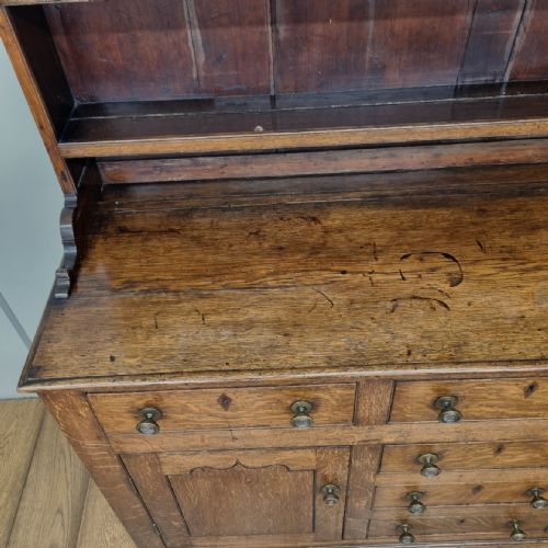 AN ANTIQUE GEORGIAN SIXDRAWER OAK WELSH DRESSER - ADDITIONAL PHOTO 9