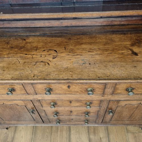 AN ANTIQUE GEORGIAN SIXDRAWER OAK WELSH DRESSER - ADDITIONAL PHOTO 10