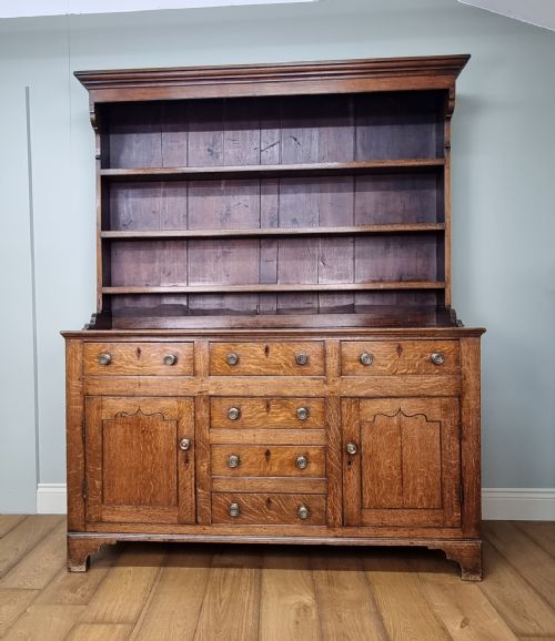 AN ANTIQUE GEORGIAN SIXDRAWER OAK WELSH DRESSER - ADDITIONAL PHOTO 15