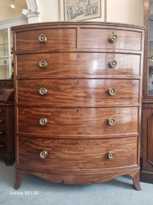 A FINE ANTIQUE MAHOGANY BOW CHEST OF SIX DRAWERS - ADDITIONAL PHOTO 7