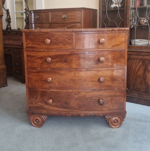 antique bow chest of drawers with unusual turned and carved feet - CATEGORY: ANTIQUE CHEST OF DRAWERS - DATED 19TH CENTURY