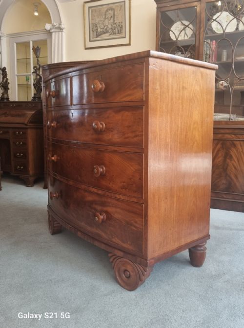 ANTIQUE BOW CHEST OF DRAWERS WITH UNUSUAL TURNED AND CARVED FEET - ADDITIONAL PHOTO 2