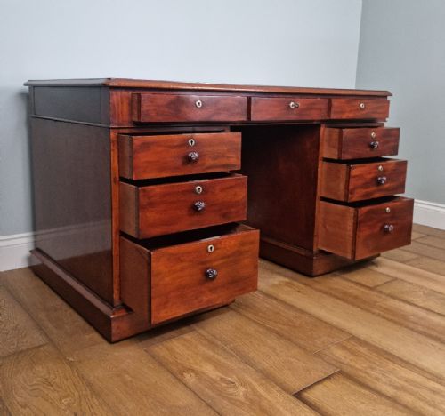 A FINE ANTIQUE MAHOGANY PEDESTAL DESK CIRCA 1840 - ADDITIONAL PHOTO 8