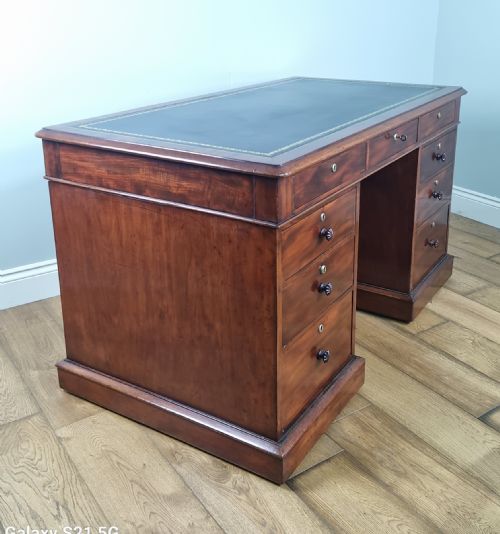 A FINE ANTIQUE MAHOGANY PEDESTAL DESK CIRCA 1840 - ADDITIONAL PHOTO 11