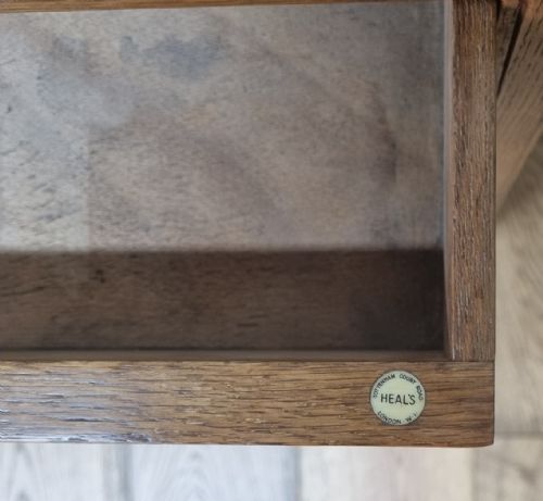 A HEALS OF LONDON LIGHT OAK PEDESTAL DESK - ADDITIONAL PHOTO 4