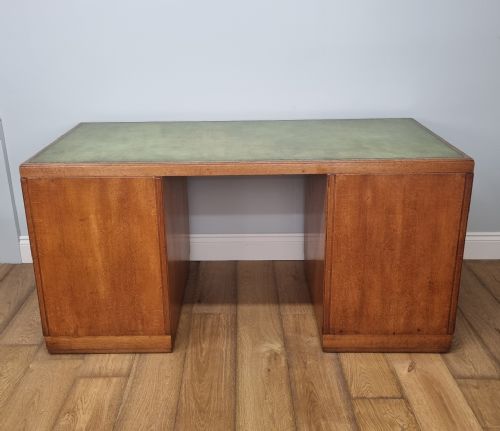 A HEALS OF LONDON LIGHT OAK PEDESTAL DESK - ADDITIONAL PHOTO 10