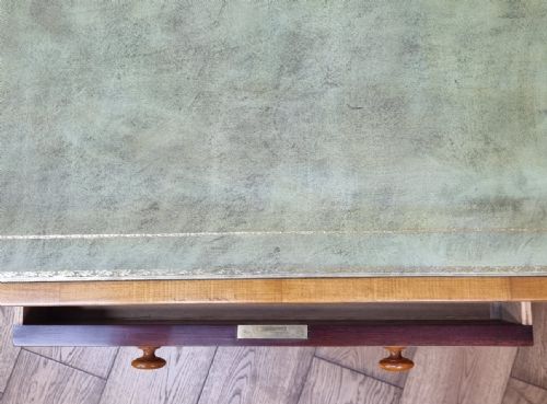 19TH CENTURY SATIN BIRCH PEDESTAL DESK - ADDITIONAL PHOTO 7