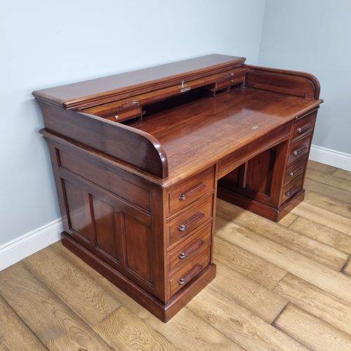 AN IMPRESSIVE EDWARDIAN MAHOGANY ROLLTOPPED DESK OF GOOD COLOUR - ADDITIONAL PHOTO 5