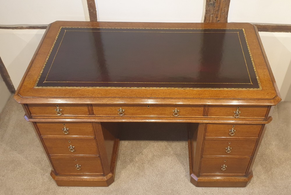 Fine Late 19th Century oak pedestal desk in the Gothic style  View II