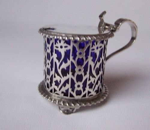 A Delightful Pierced Silver Drum Mustard Pot by Goldsmiths & Silversmiths Co.