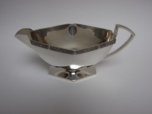 A Superior Art Deco Silver Gravyboat.