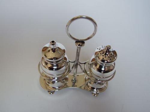 fig 1. A stylish Edwardian silver salt & pepper cruet.