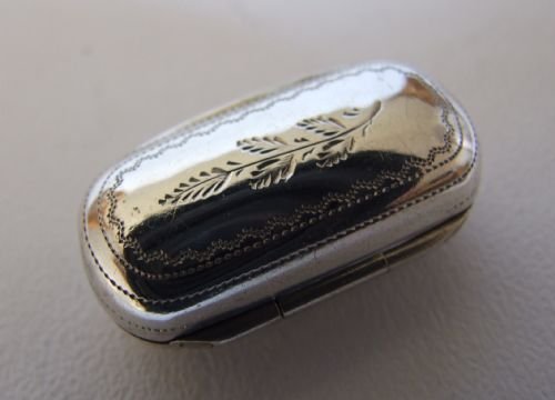 fig 1. A fine George III Regency period silver vinigrette.