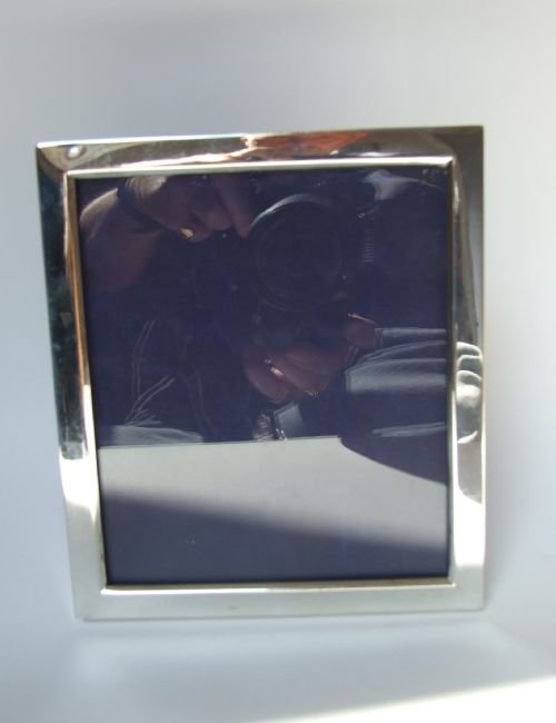 A Stylish Edwardian Silver Photo Frame.