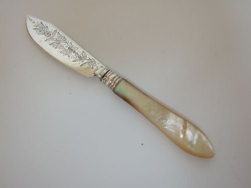 A Lovley Victorian Silver and Mother of Pearl Butterknife.