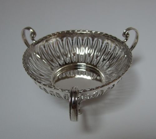 A Gorgeous Elkington Hallmarked Silver Edwardian Dish.