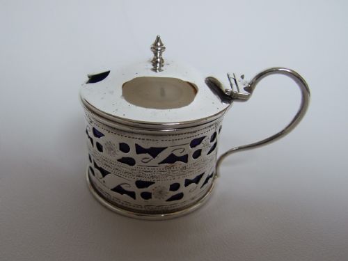 A Pretty Edwardian Pierced Silver Drum Mustard Pot.