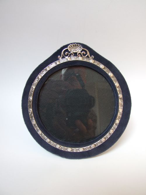 A Fine Edwardian Silver Photo Frame.