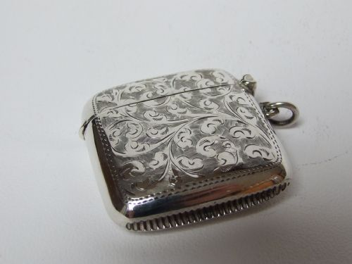 fig 2. A rare Edwardian silver vesta/cheroot combi.